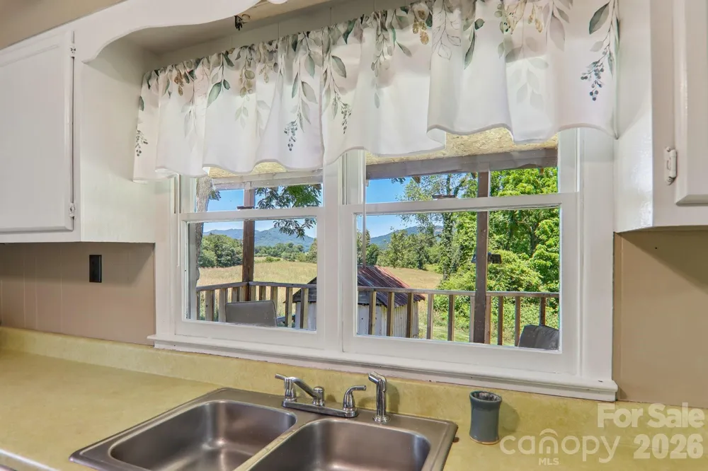414 Skyline Drive Canton, NC 28716