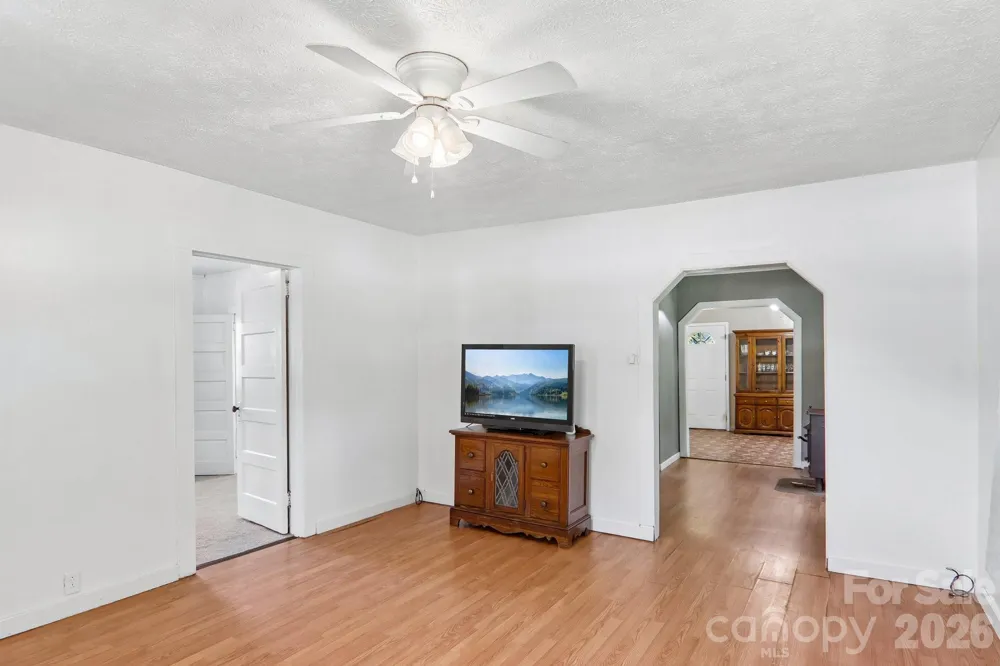 414 Skyline Drive Canton, NC 28716