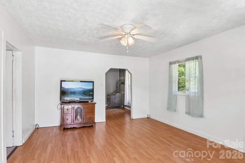 414 Skyline Drive Canton, NC 28716