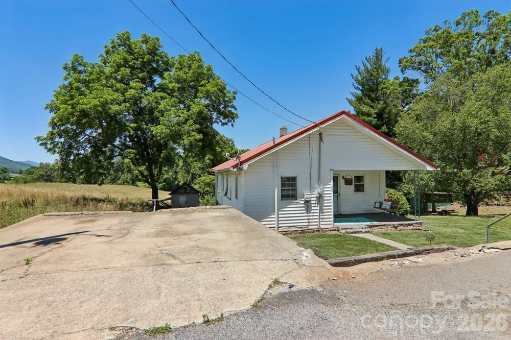414 Skyline Drive Canton, NC 28716