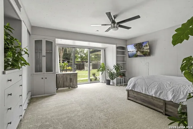 906 E CEDAR ST Seguin, TX 78155