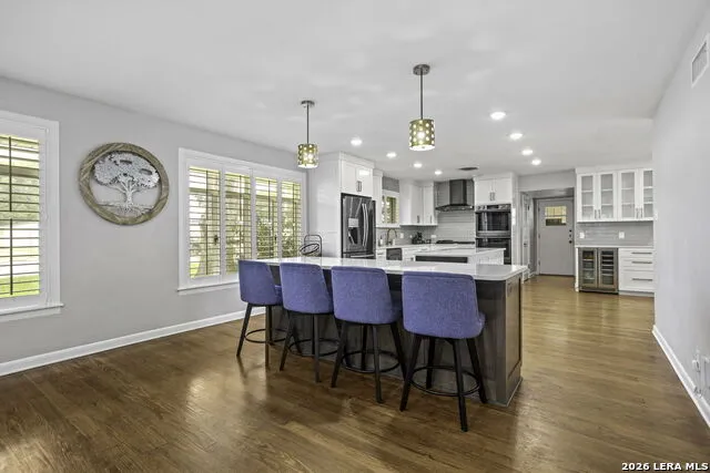 906 E CEDAR ST Seguin, TX 78155