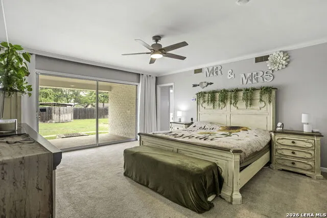 906 E CEDAR ST Seguin, TX 78155