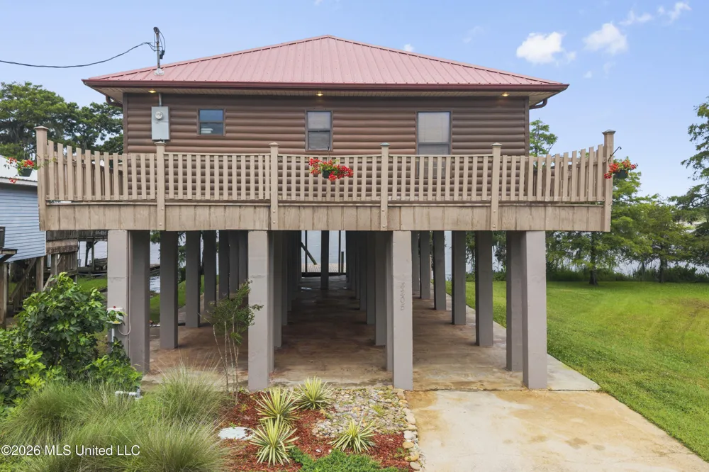 4205 Riverside Drive Pearlington, MS 39572