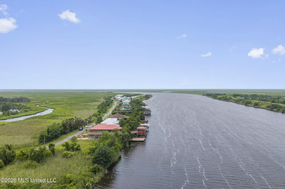 4205 Riverside Drive Pearlington, MS 39572