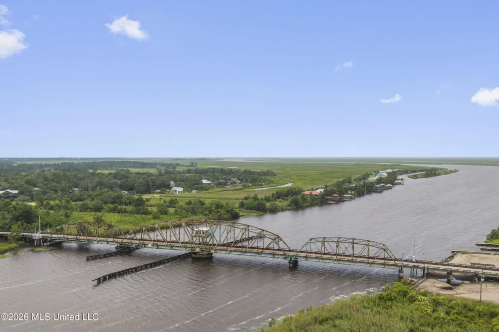 4205 Riverside Drive Pearlington, MS 39572