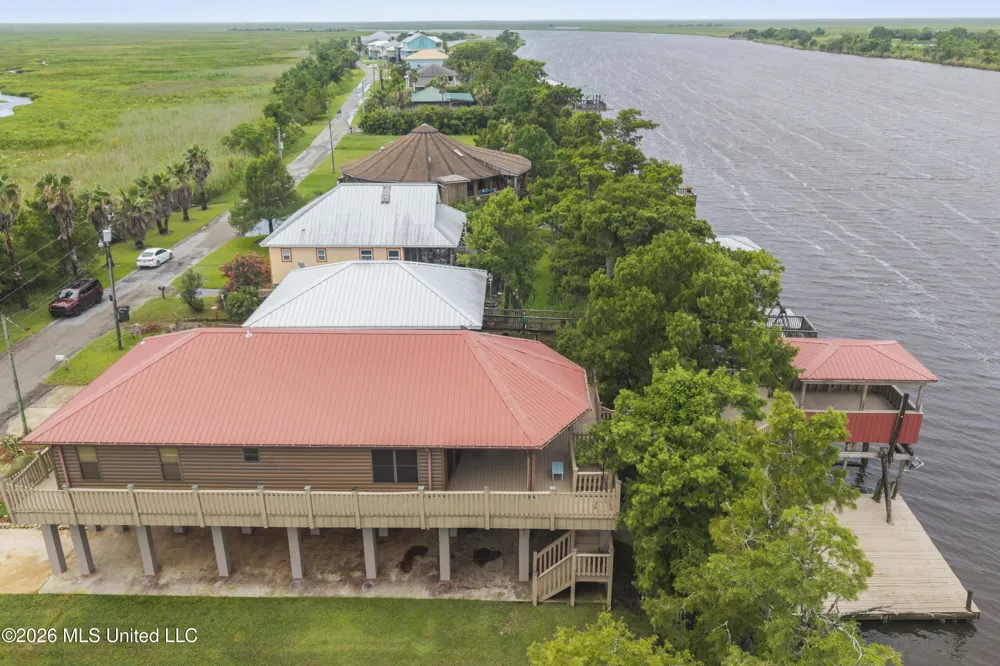 4205 Riverside Drive Pearlington, MS 39572