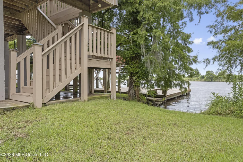 4205 Riverside Drive Pearlington, MS 39572
