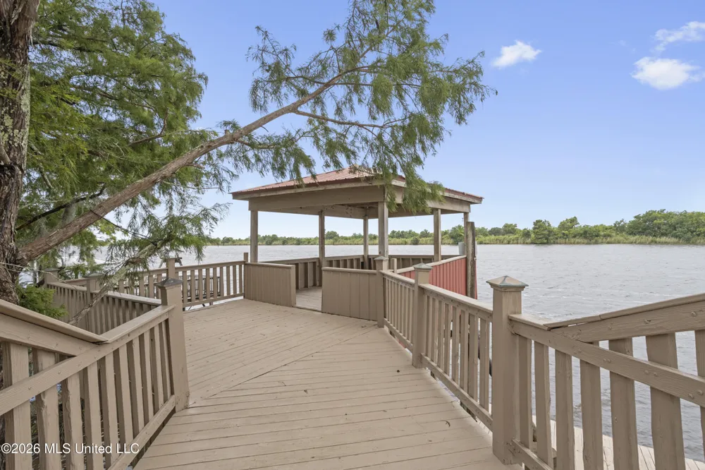 4205 Riverside Drive Pearlington, MS 39572