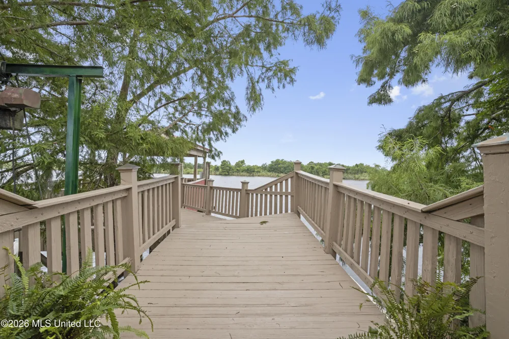 4205 Riverside Drive Pearlington, MS 39572