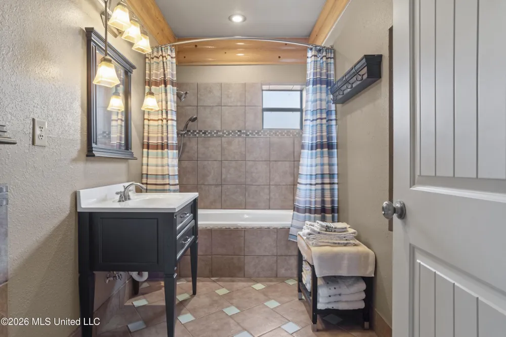 4205 Riverside Drive Pearlington, MS 39572