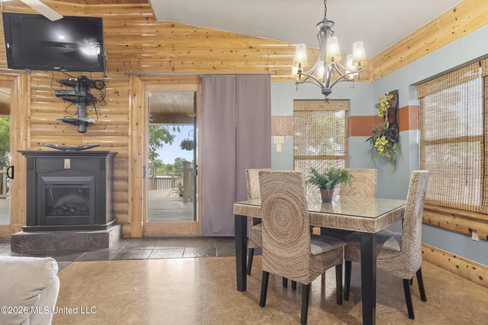 4205 Riverside Drive Pearlington, MS 39572