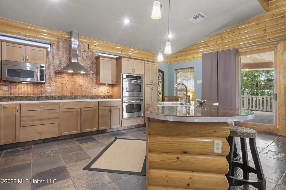 4205 Riverside Drive Pearlington, MS 39572