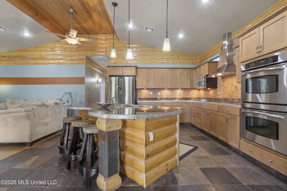 4205 Riverside Drive Pearlington, MS 39572