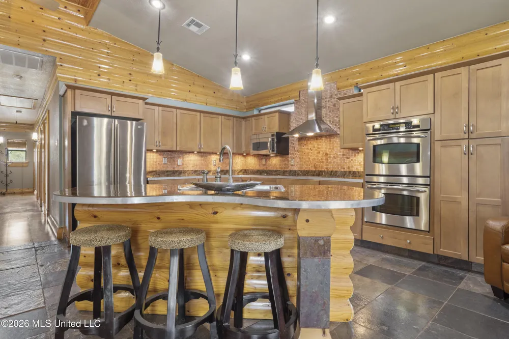 4205 Riverside Drive Pearlington, MS 39572