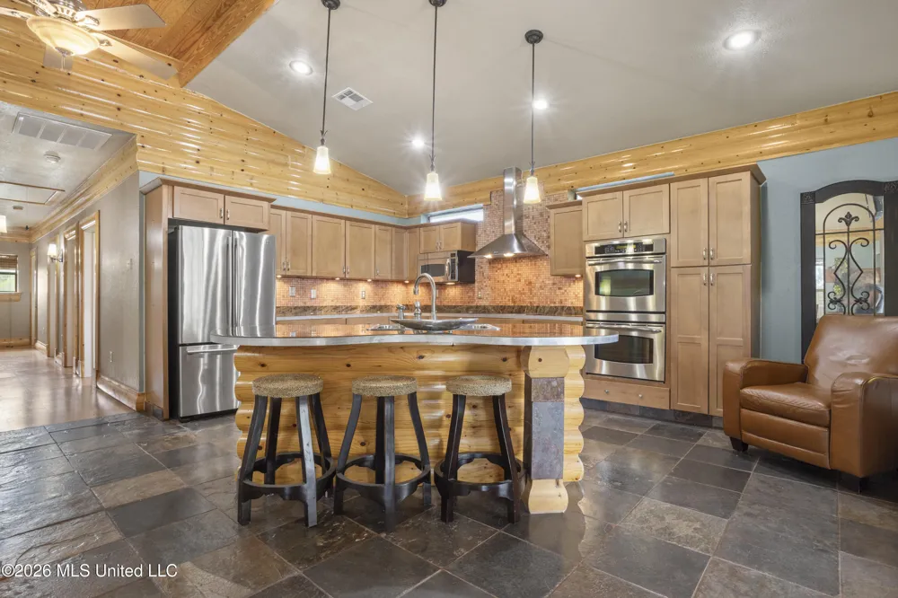 4205 Riverside Drive Pearlington, MS 39572