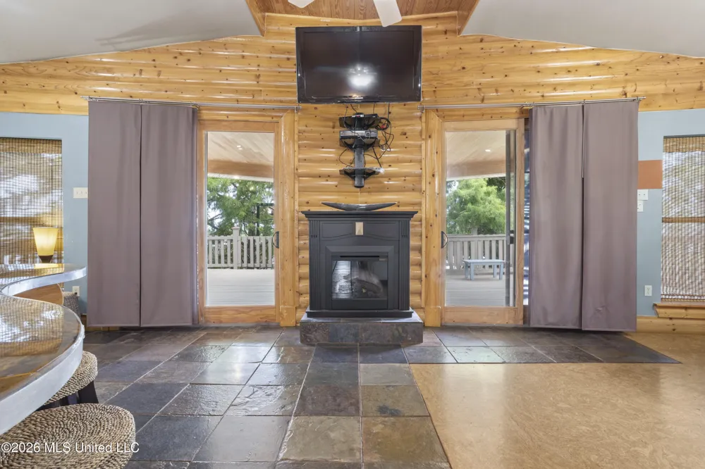 4205 Riverside Drive Pearlington, MS 39572