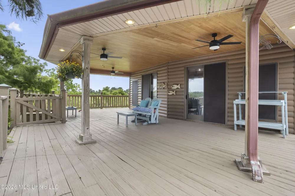 4205 Riverside Drive Pearlington, MS 39572
