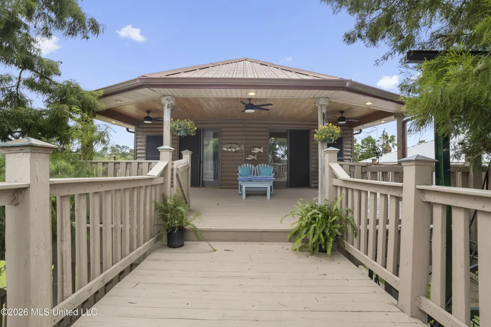 4205 Riverside Drive Pearlington, MS 39572