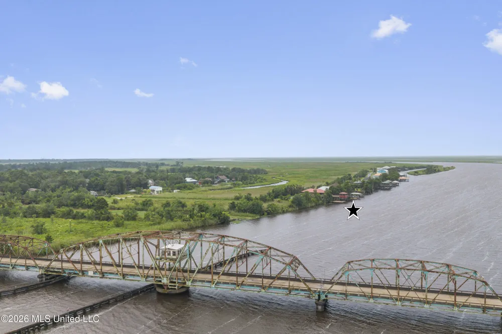 4205 Riverside Drive Pearlington, MS 39572