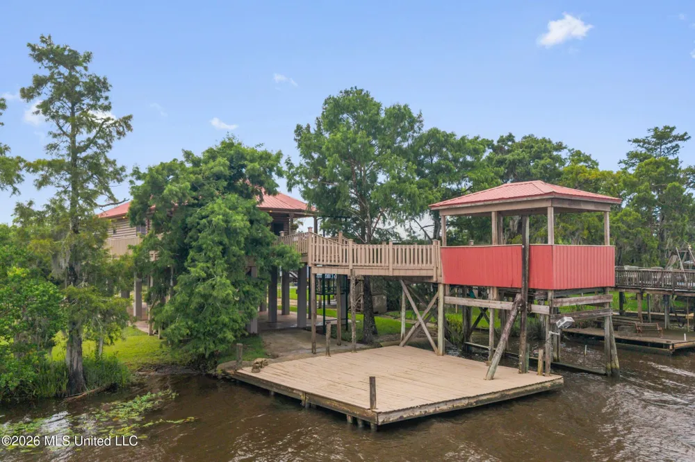 4205 Riverside Drive Pearlington, MS 39572