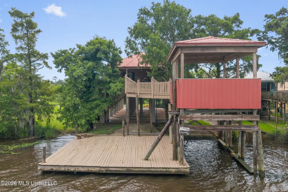 4205 Riverside Drive Pearlington, MS 39572