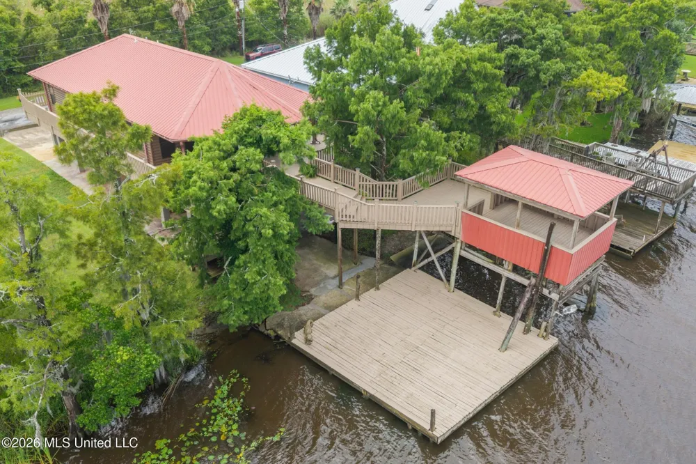 4205 Riverside Drive Pearlington, MS 39572