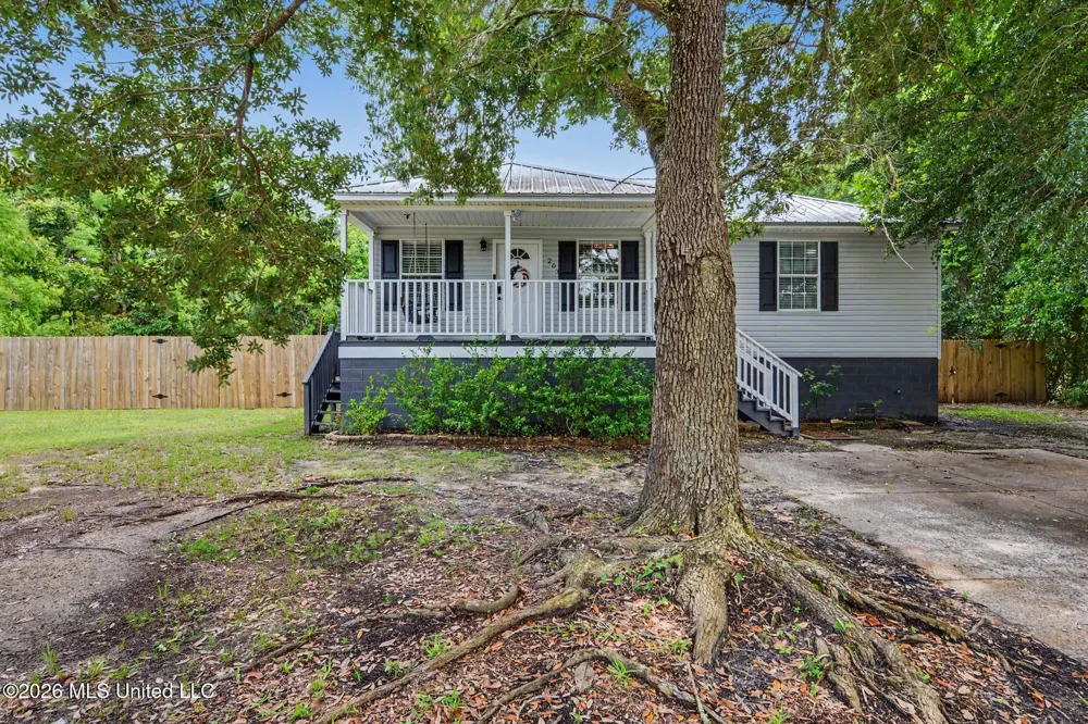 203 Mcdonald Drive Pass Christian, MS 39571