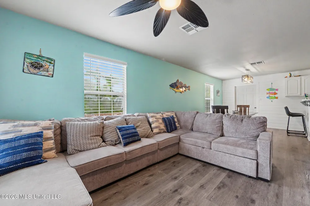 203 Mcdonald Drive Pass Christian, MS 39571