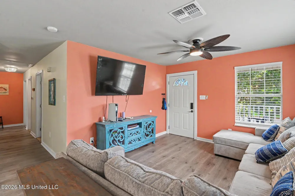 203 Mcdonald Drive Pass Christian, MS 39571