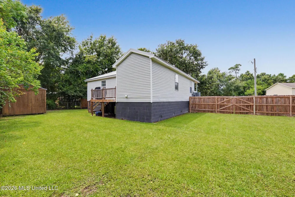 203 Mcdonald Drive Pass Christian, MS 39571