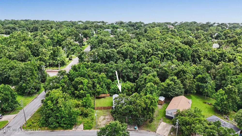 203 Mcdonald Drive Pass Christian, MS 39571