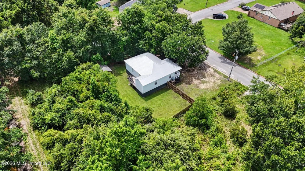 203 Mcdonald Drive Pass Christian, MS 39571