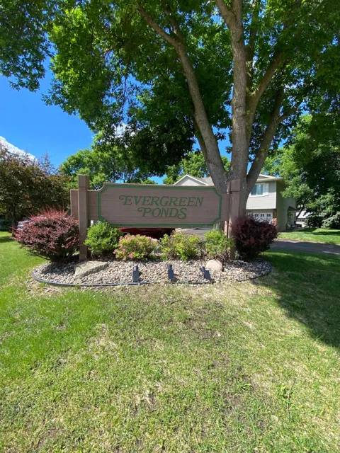 1060 Pond View Court