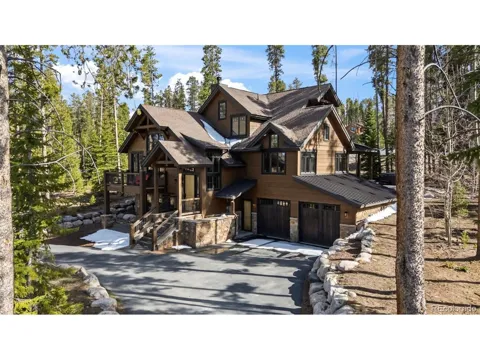 67 North Woods Lane
