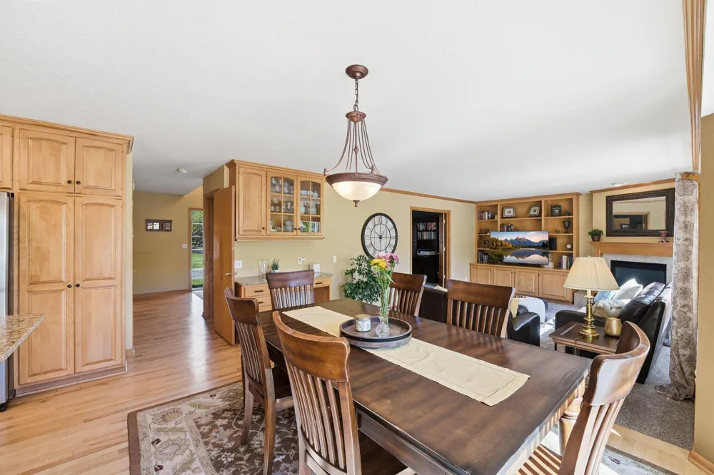 8511 Cedar Court Victoria, MN 55386
