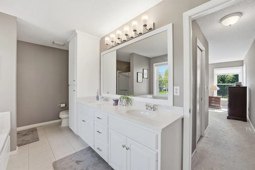 8511 Cedar Court Victoria, MN 55386
