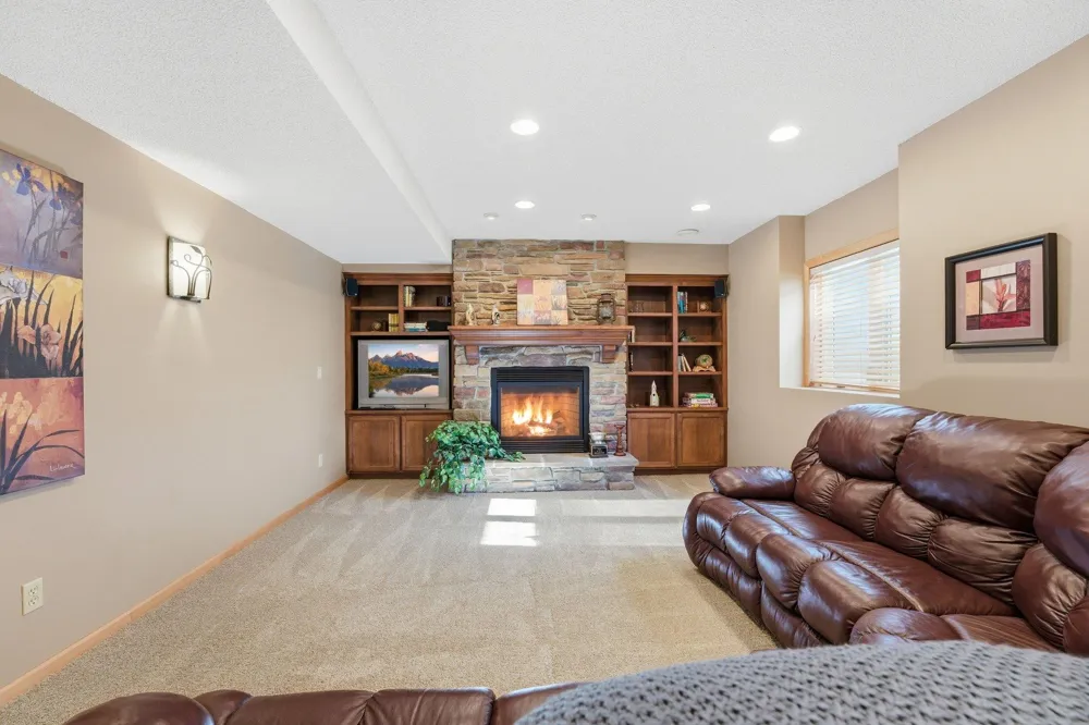 8511 Cedar Court Victoria, MN 55386