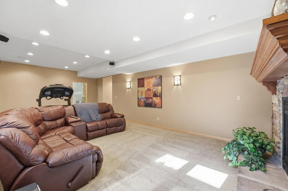 8511 Cedar Court Victoria, MN 55386