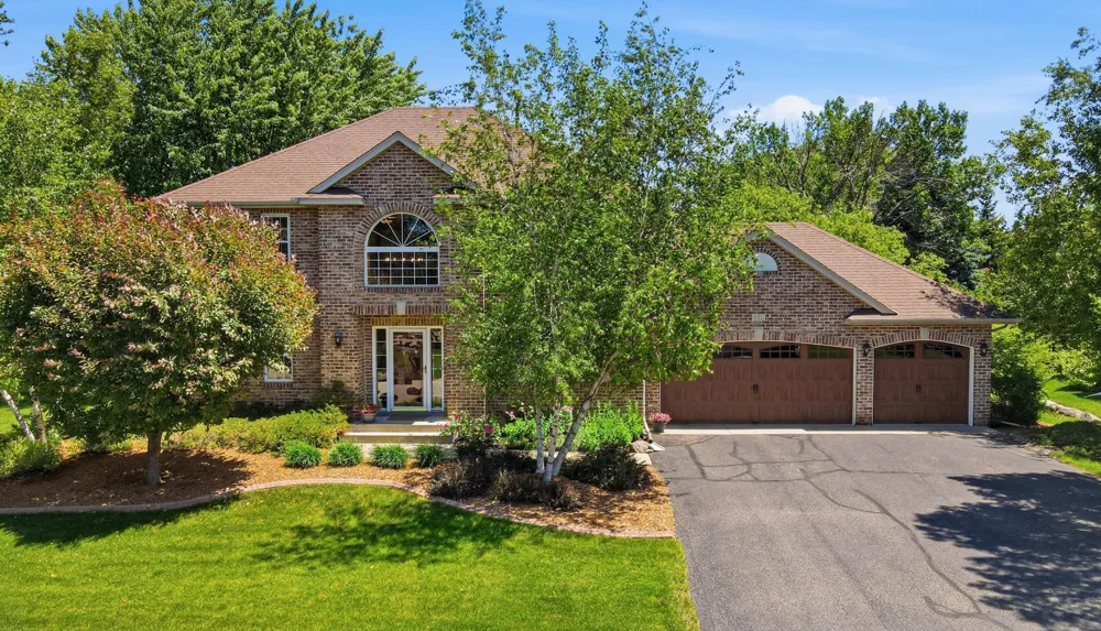 8511 Cedar Court Victoria, MN 55386