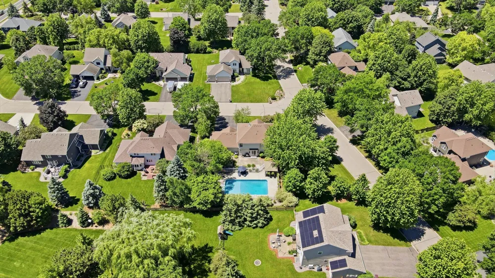 8511 Cedar Court Victoria, MN 55386