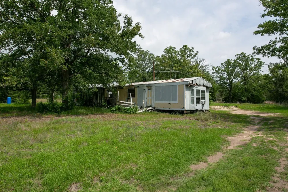 327 Teal Lake Drive Caldwell, TX 77836