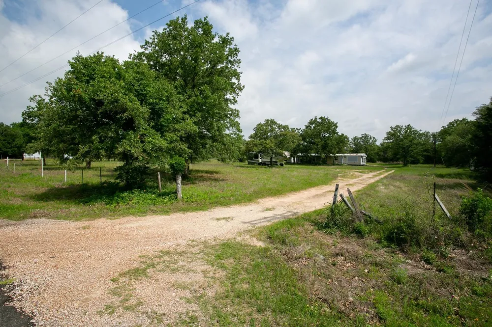 327 Teal Lake Drive Caldwell, TX 77836