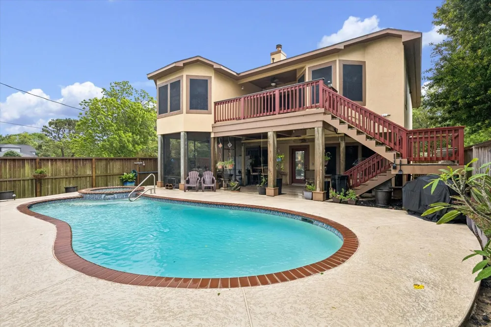 3040 Bayshore Drive #3 Bacliff, TX 77518
