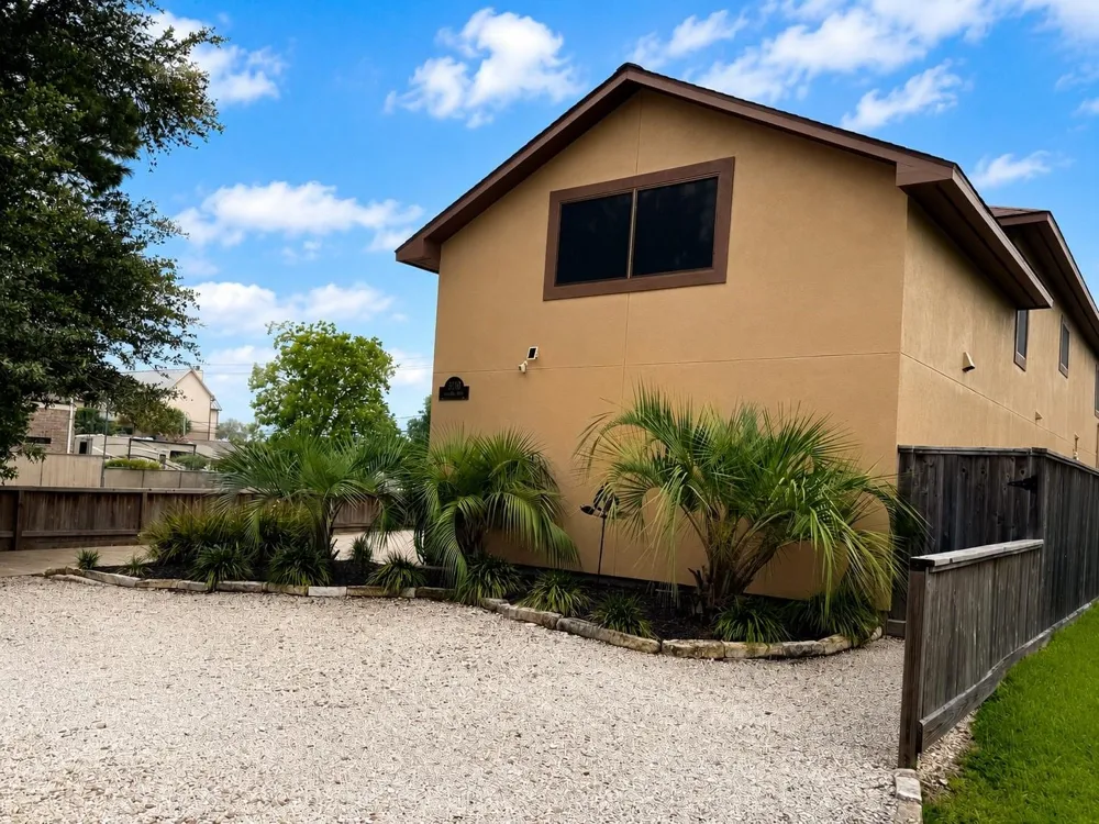 3040 Bayshore Drive #3 Bacliff, TX 77518