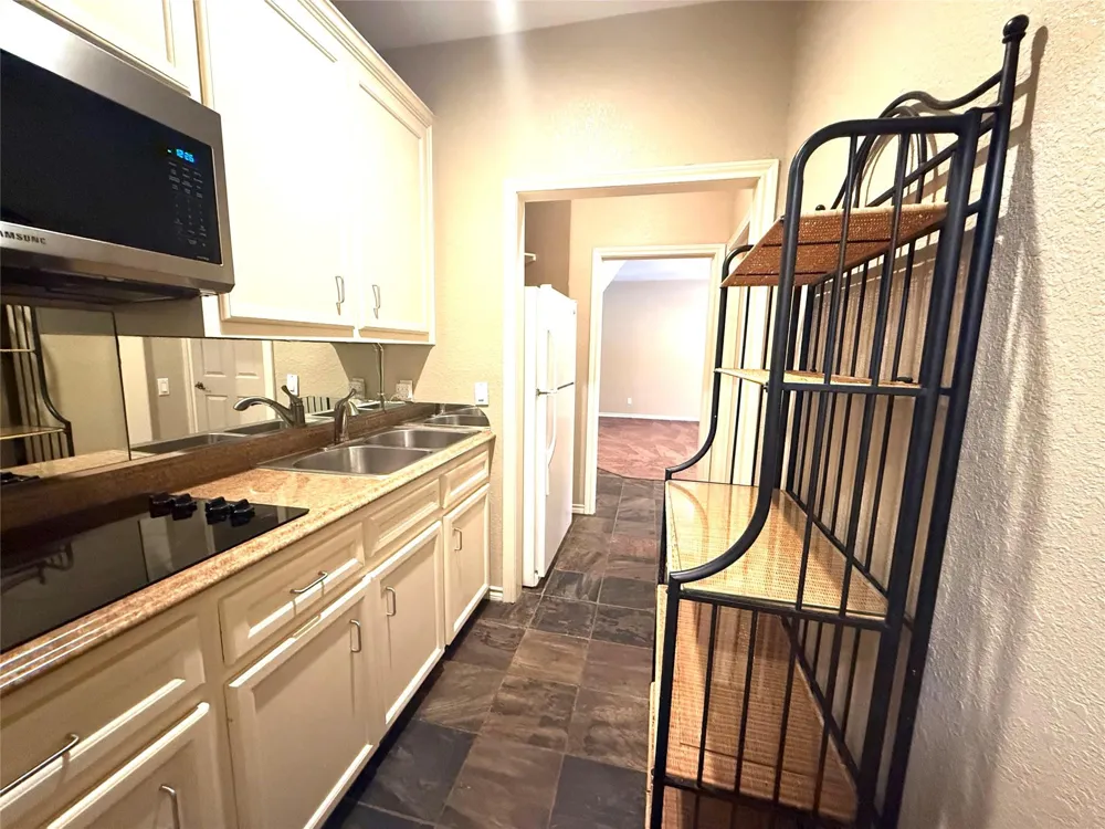 3040 Bayshore Drive #3 Bacliff, TX 77518