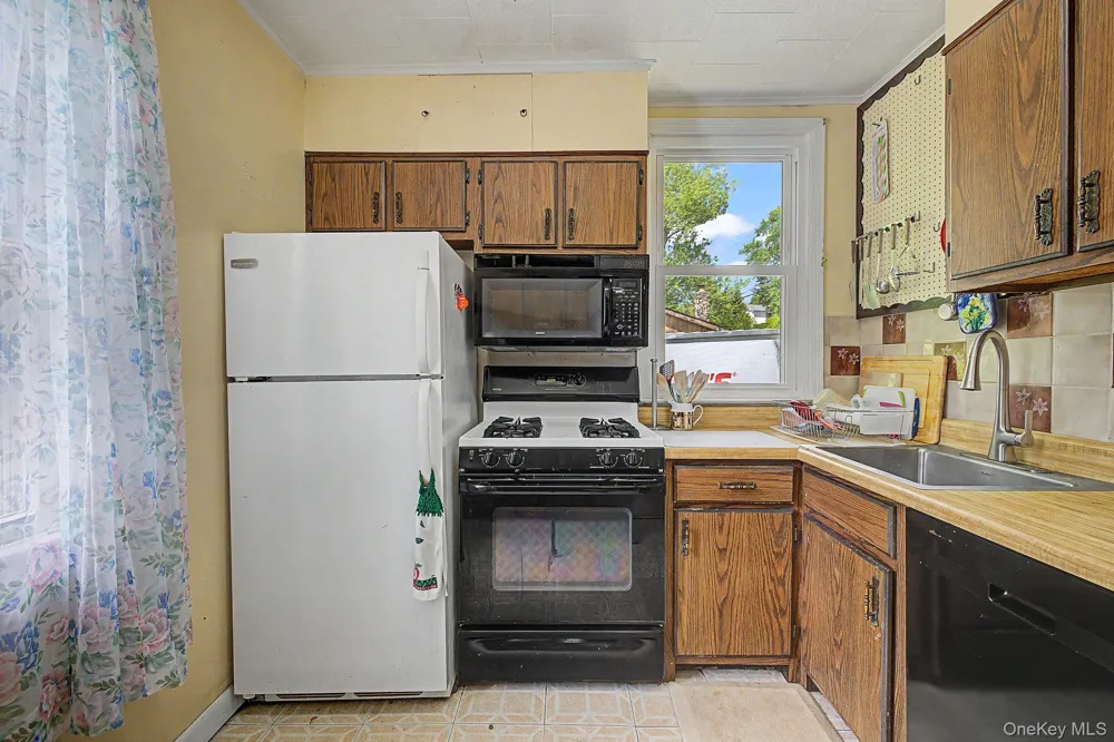 121 Putnam Drive Carmel, NY 10512