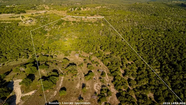 189 Camp Fire TRL W Hunt, TX 78024