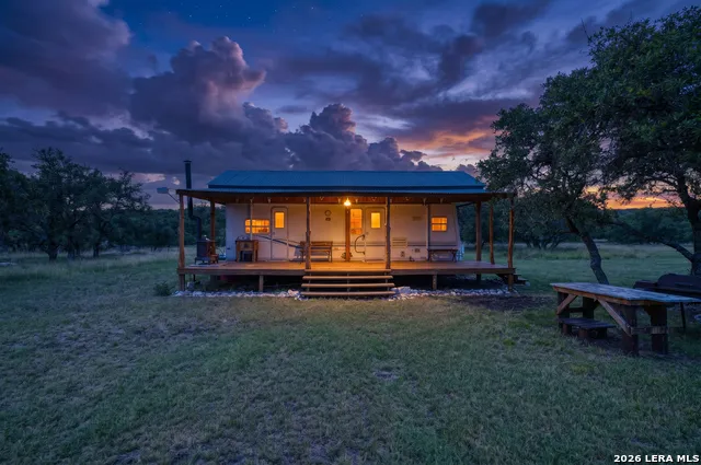 932 Wofford Rd London, TX 76854