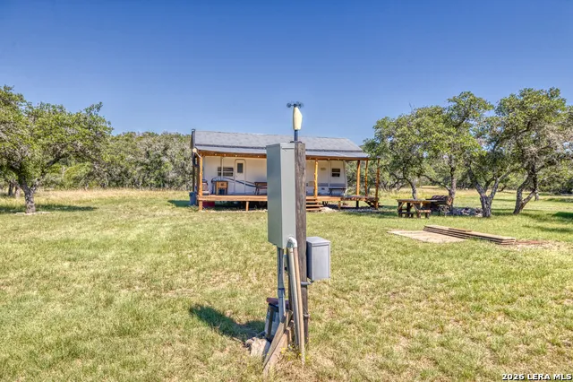 932 Wofford Rd London, TX 76854